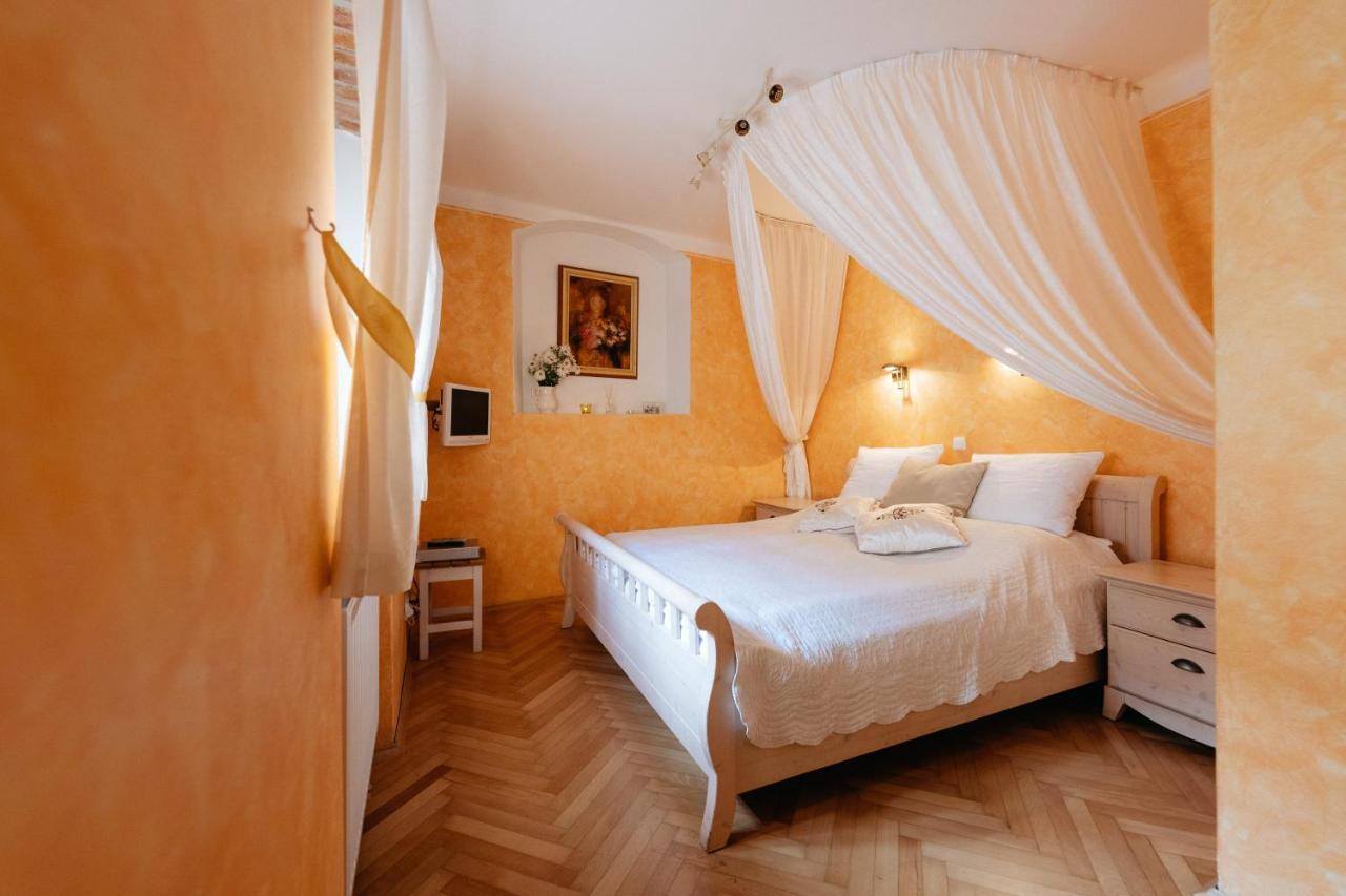 Český Krumlov Boutique Hotel Romantick מראה חיצוני תמונה