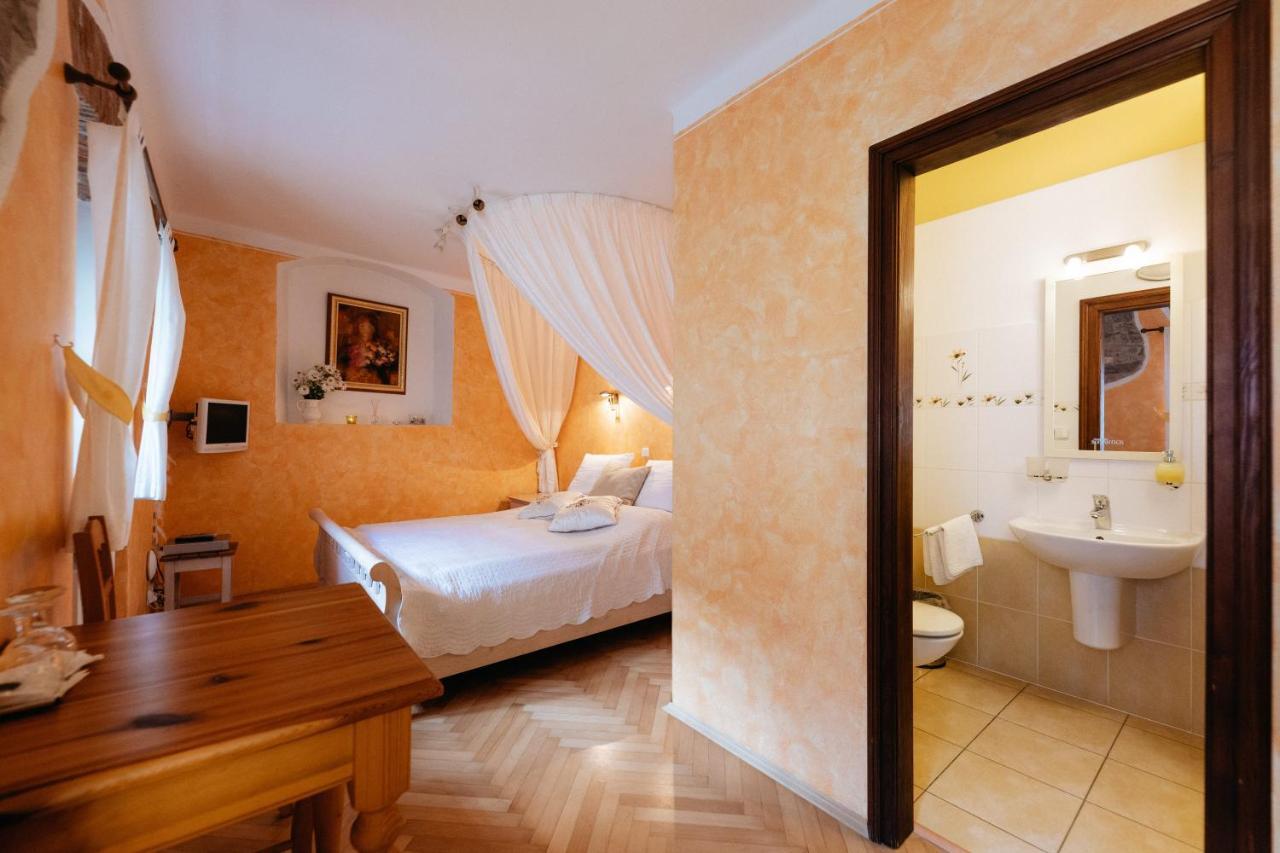 Český Krumlov Boutique Hotel Romantick מראה חיצוני תמונה